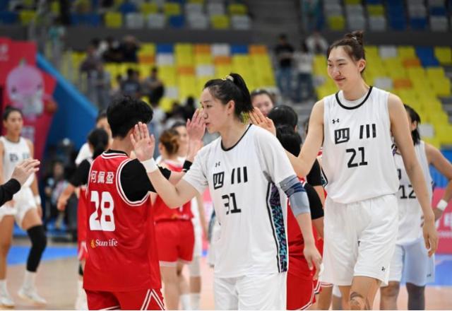 1762674689119065408.png 截图20251109144047.png