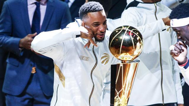 1764311965645041299.jpg Raptors-Norman-Powell-Larry-OBrien.jpg