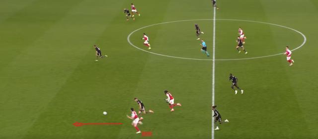 赖斯带球 (3).jpg