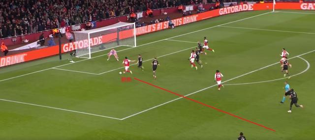 赖斯带球 (4).jpg