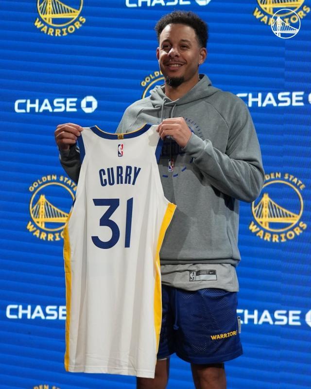 1764558928920022906.jpg a5200b89ly1i7un5s6pe0j20u011itf0.jpg