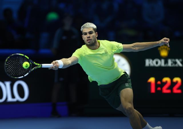 1766025685215088684.jpg (体育)(12)网球——ATP年终总决赛半决赛:阿尔卡拉斯胜奥热-阿利亚西姆XxjpseC000301_20251116_PEPFN0A001.jpg