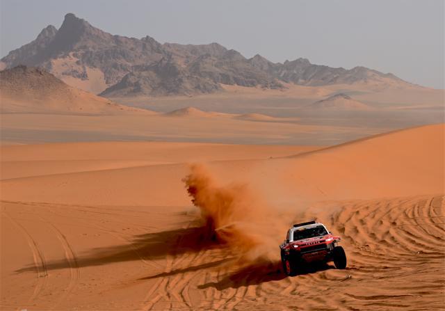 1767641966548050560.jpeg M01_5822.jpeg