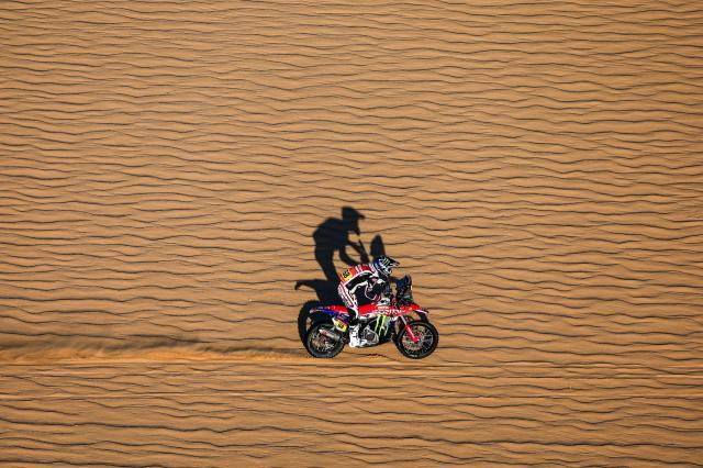 1768323638922029956.jpg 摩托车冠军.jpg