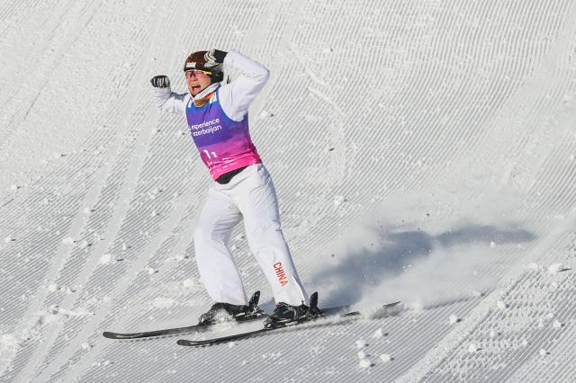 1769134962675034176.jpg #(体育)(4)自由式滑雪——国际雪联空中技巧世界杯(云顶站):中国队包揽混合团体金银牌XxjpseC000303_20251221_PEPFN0A001.jpg