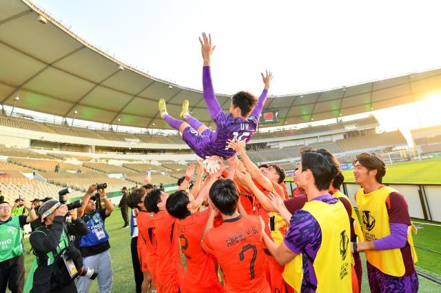 Post Match-APGS-3707264.jpg