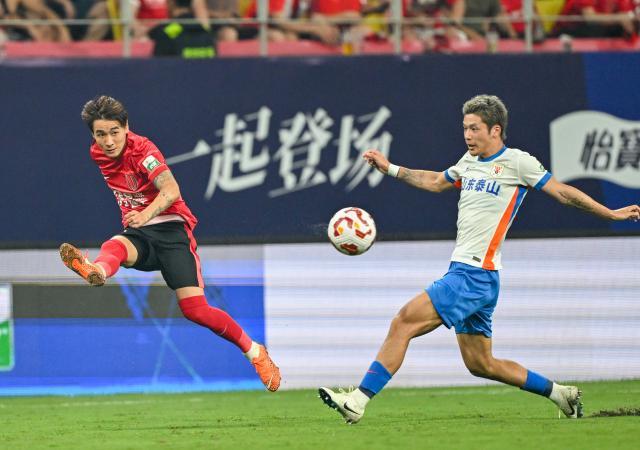 #（体育）（2）足球——中超：成都蓉城战胜山东泰山XxjpseC007520_20250802_PEPFN0A001.jpg