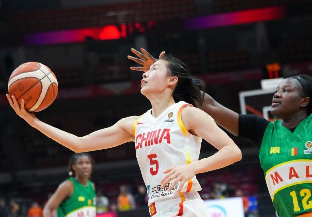 （体育）（23）篮球——女篮世界杯资格赛：中国队胜马里队XxjpseC000360_20260311_PEPFN0A001.jpg