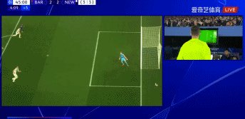 萨联45+3疑似点球.gif