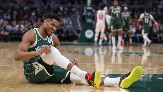 giannis_injury_AP25338087404147_wi_1204_crop.jpg