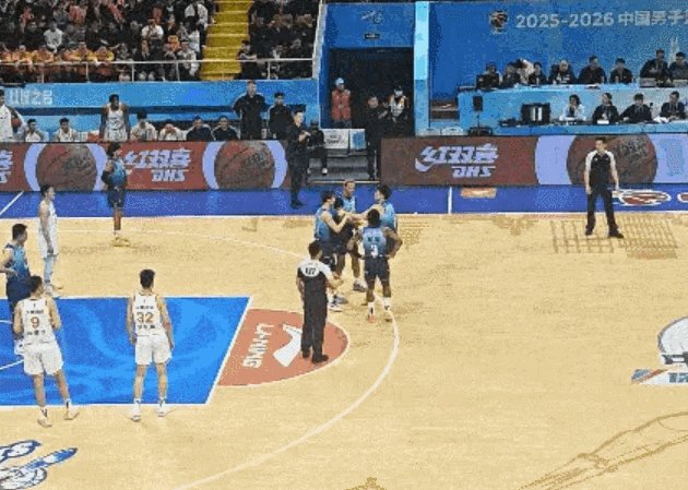 1775655701087045156.gif 1.gif