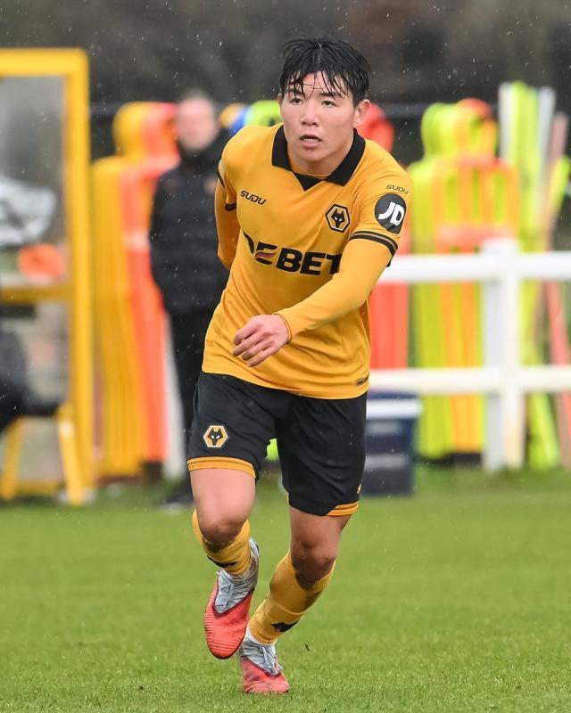 徐彬 狼队U21梯队 微博@英格兰狼队足球俱乐部 图片1.jpg