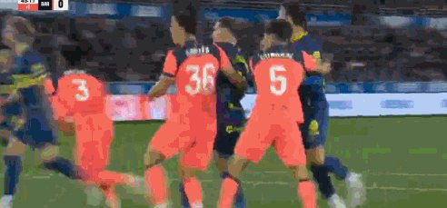 1778717202309040889.gif