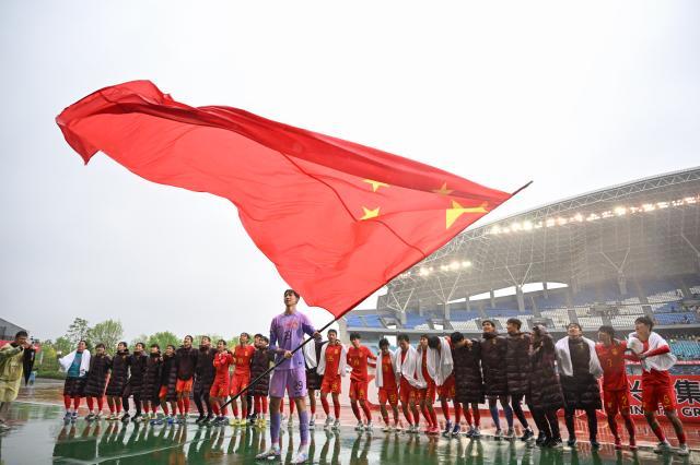 （体育）（3）足球——呼和浩特国际青年锦标赛：中国U16队胜韩国U16队夺冠+XxjpseC000106_20260516_PEPFN0A001.jpg