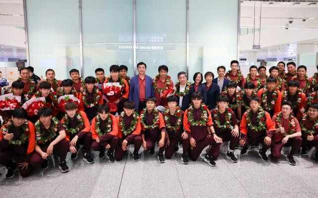 （体育）（1）足球——中国U17男足抵达北京&nbsp;XxjpseC000245_20260524_PEPFN0A001.jpg
