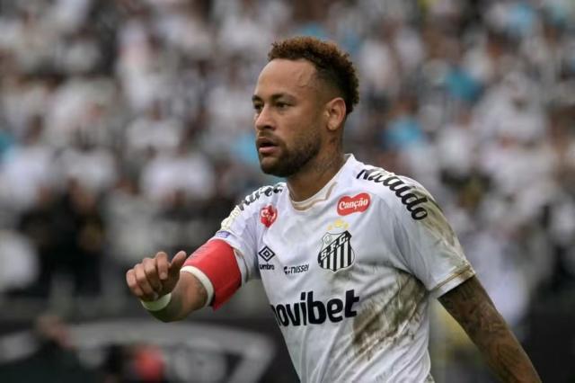 1780020128312065751.jpg 114945250-santos-forward-10-neymar-looks-on-during-the-brazilian-league-football-match-between.jpg