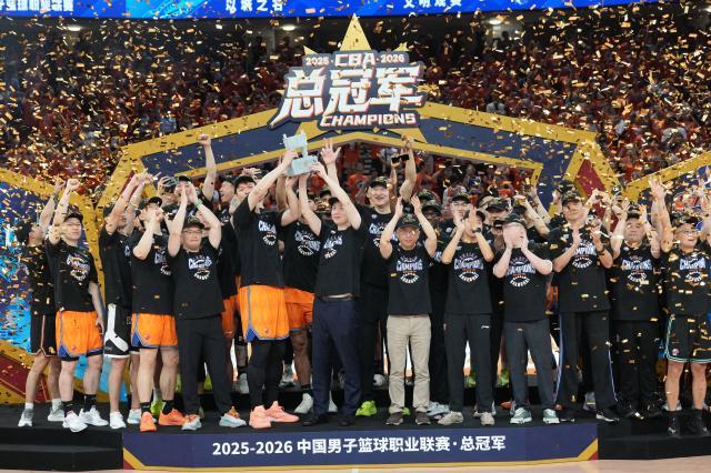1780816002248073499.jpg (体育)(11)篮球——CBA总决赛:上海久事队夺冠XxjpseC000119_20260605_PEPFN0A001.jpg