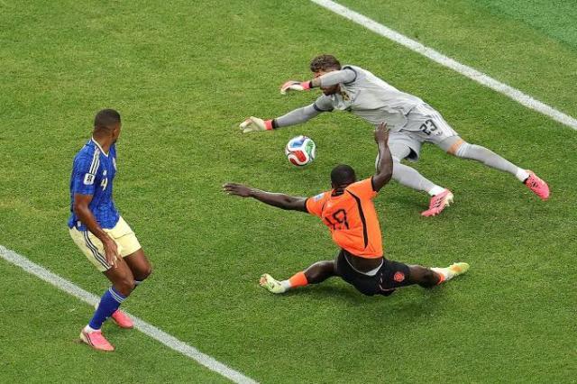 Brian Brobbey 2.jpg