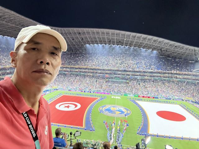 14-记者现场观看世界杯史上第1000场比赛_副本.jpg
