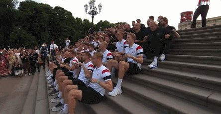 1783987128975052805.gif 挪威擂鼓.gif