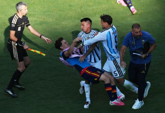 1784596984365050715.png paredes.png