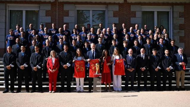 1784599273353063549.jpg zarzuela.jpg