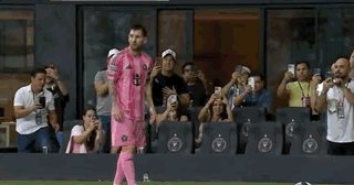 1785986129976080911.gif 7.gif