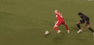 莱万进球.gif