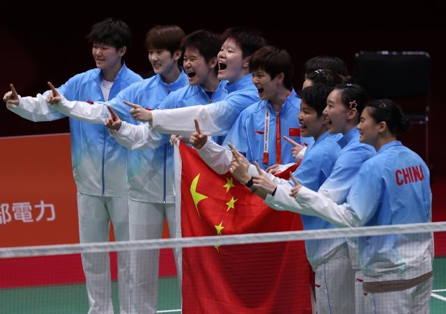 亚运会丨羽毛球——中国队获得女团冠军XxjpseC000489_20260924_PEPFN0A001.jpg