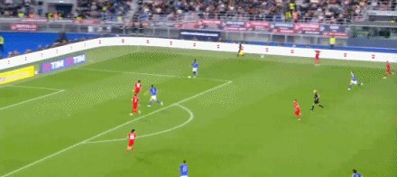 1791244676760094350.gif